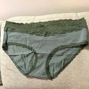 XL Aerie / lace / Green / Panties / Woman Brand new / Tag on /